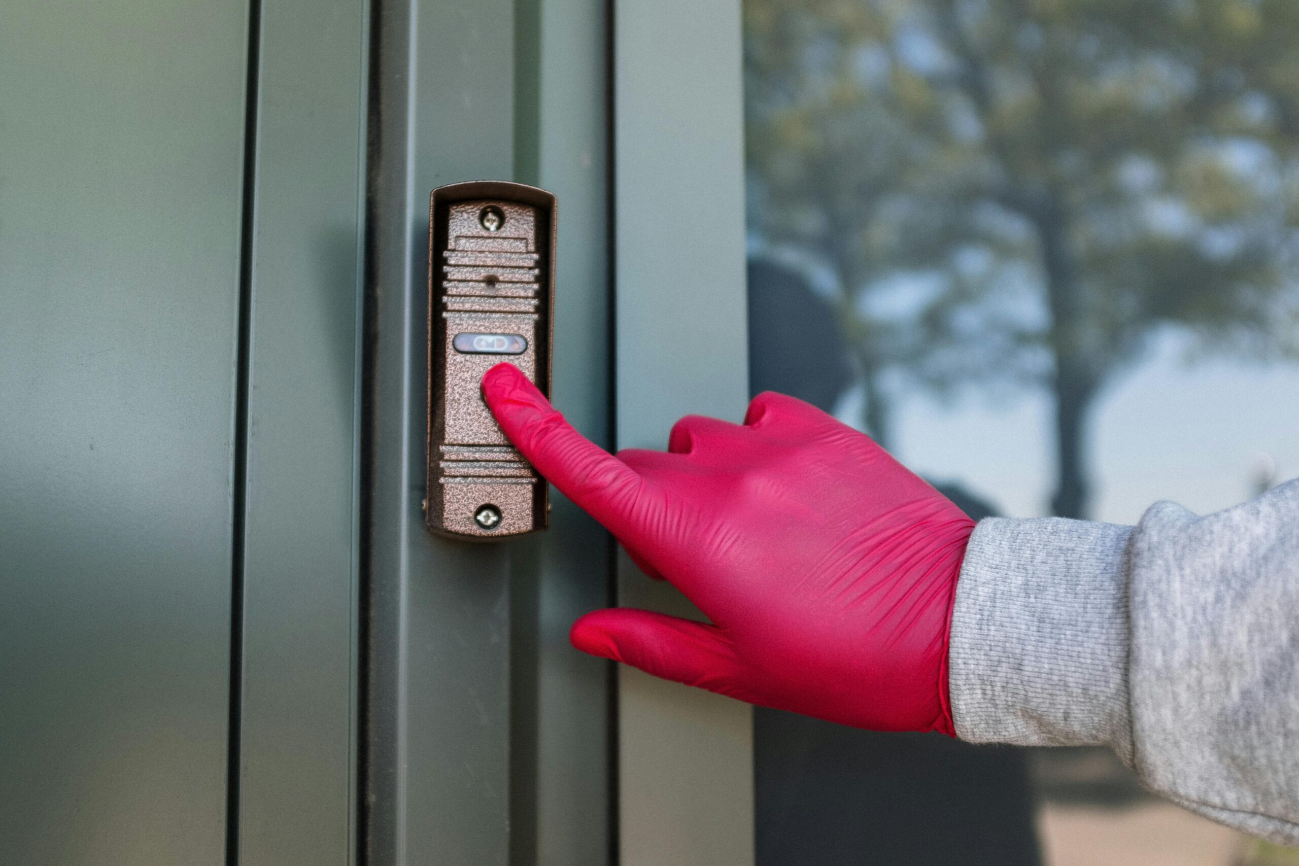 How to Spot the Red Flags of a Home Security Scam