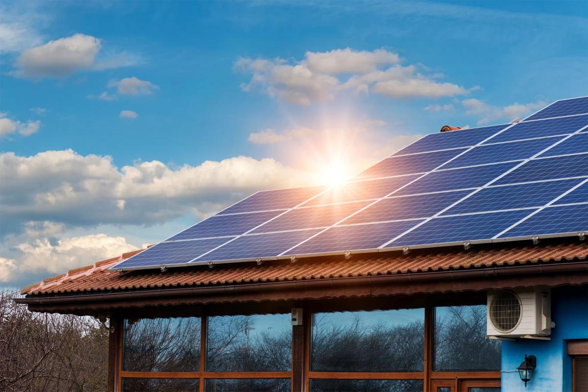 How to Go Off The Grid With Solar