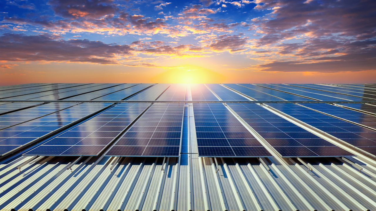 Comparing Solar Power Options for Commercial vs. Residential